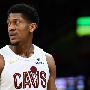 开云体育app-很坚决！格威强打造亨特犯规 骑士挑战成功改判进攻犯规